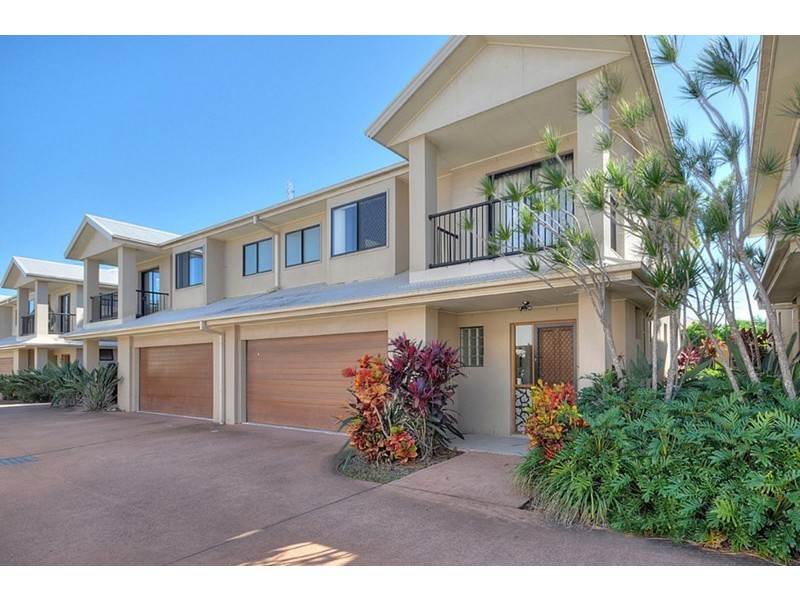 3/33 Harley Street, Labrador QLD 4215