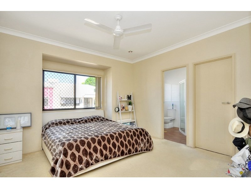 3/33 Harley Street, Labrador QLD 4215