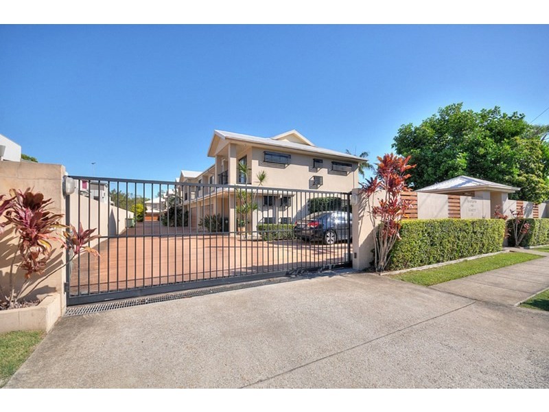 3/33 Harley Street, Labrador QLD 4215