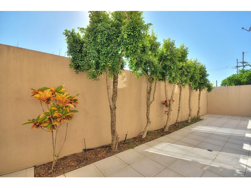 3/33 Harley Street, Labrador QLD 4215