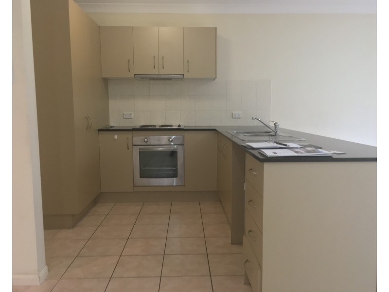 6/1 Carnarvon Court, Oxenford QLD 4210