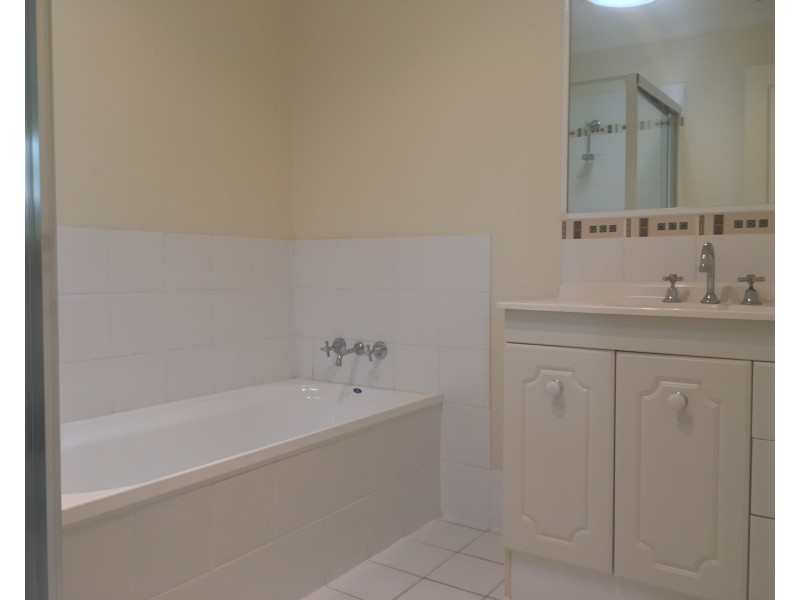 6/1 Carnarvon Court, Oxenford QLD 4210