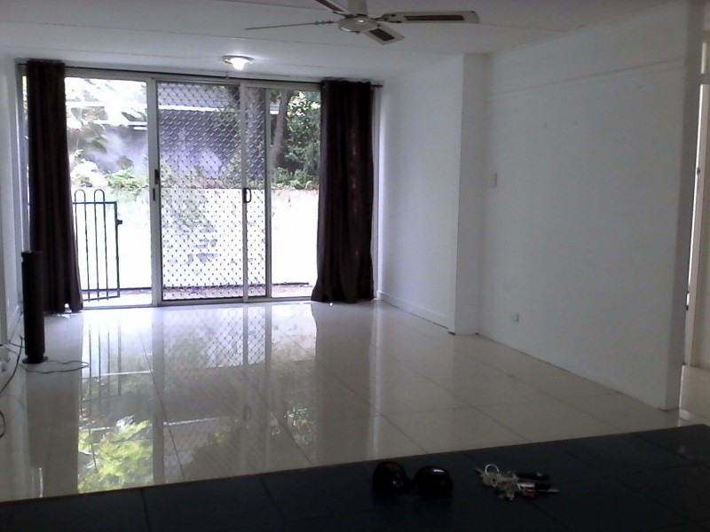 1/4 Marine Parade, Southport QLD 4215