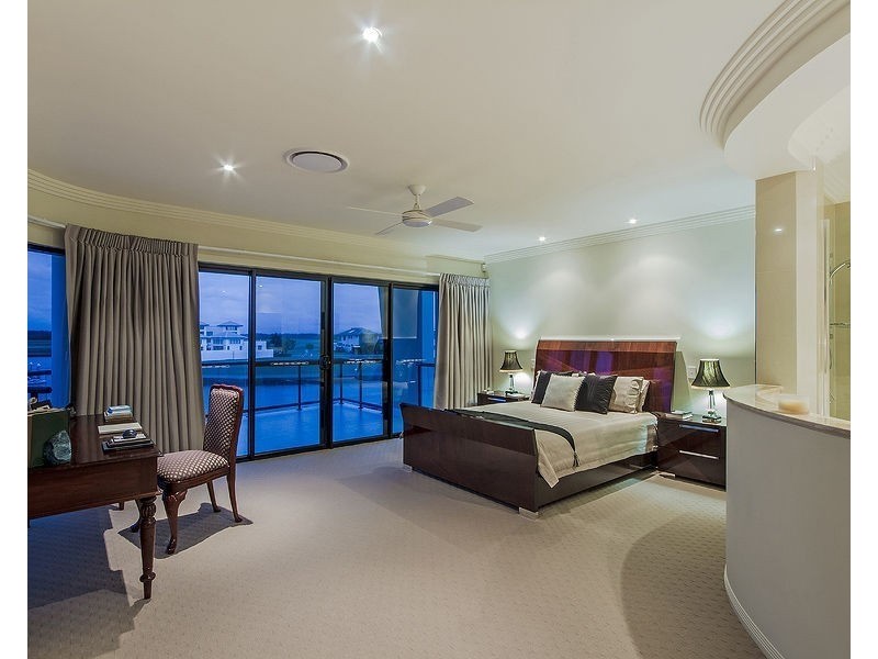 37 Marina Parade, Jacobs Well QLD 4208