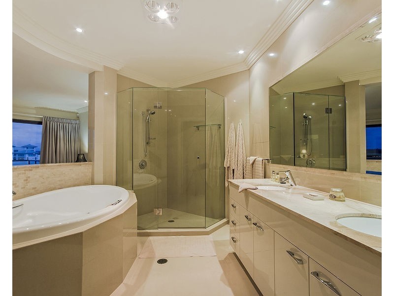 37 Marina Parade, Jacobs Well QLD 4208