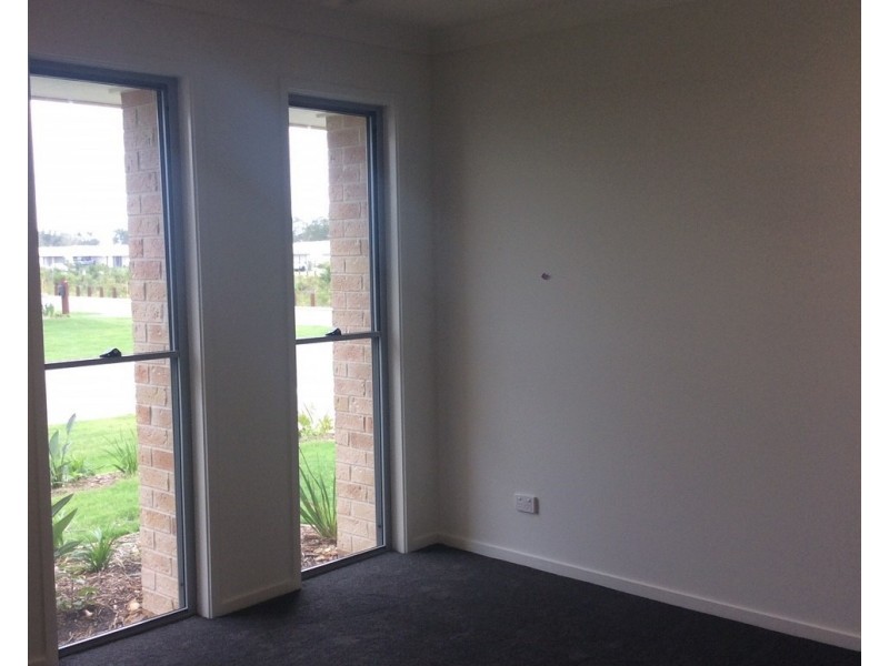 6 Seabright Circuit, Jacobs Well QLD 4208