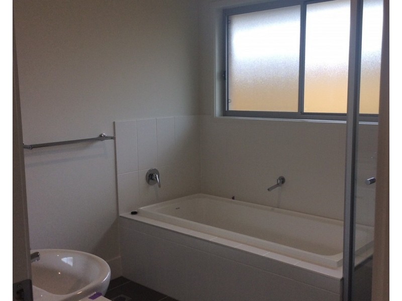 6 Seabright Circuit, Jacobs Well QLD 4208