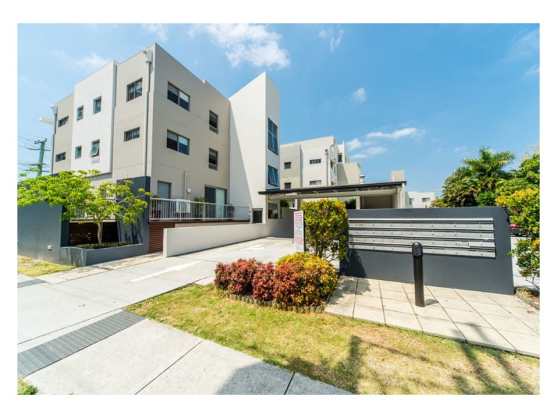 10/12 Bayview Street, Runaway Bay QLD 4216