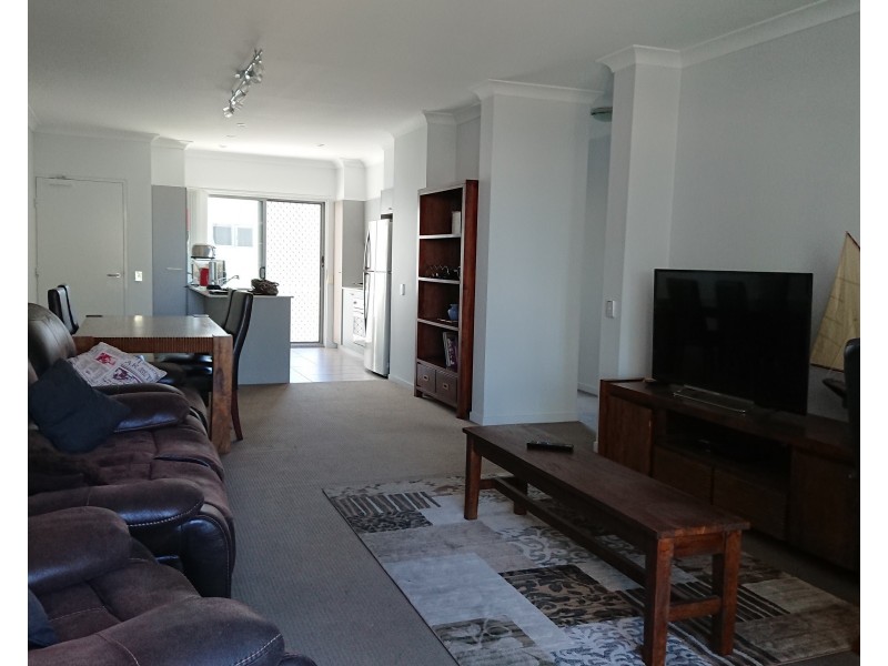 10/12 Bayview Street, Runaway Bay QLD 4216