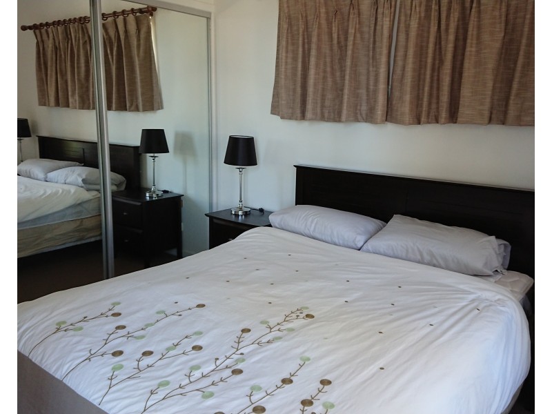 10/12 Bayview Street, Runaway Bay QLD 4216