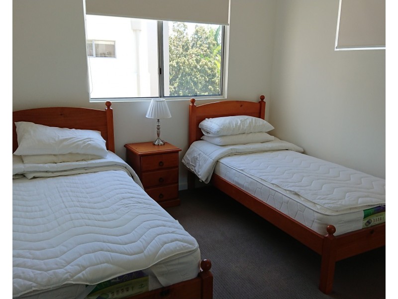 10/12 Bayview Street, Runaway Bay QLD 4216