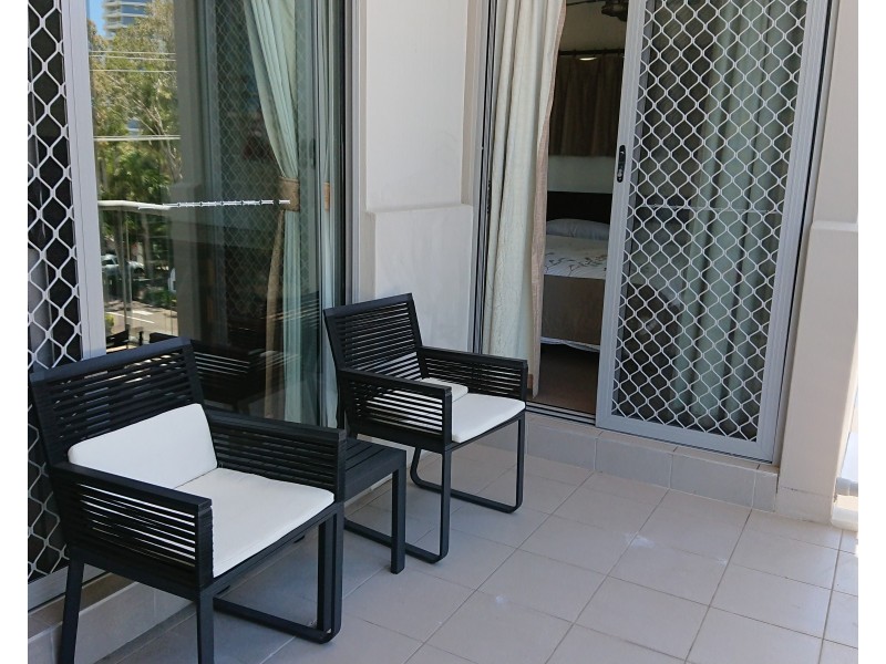 10/12 Bayview Street, Runaway Bay QLD 4216