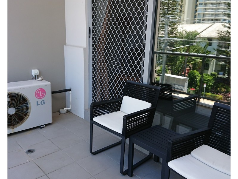 10/12 Bayview Street, Runaway Bay QLD 4216