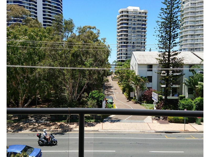10/12 Bayview Street, Runaway Bay QLD 4216