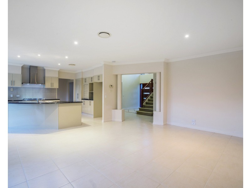 1 Viewridge Way, Molendinar QLD 4214