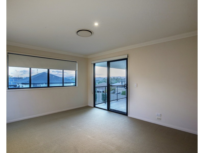 1 Viewridge Way, Molendinar QLD 4214