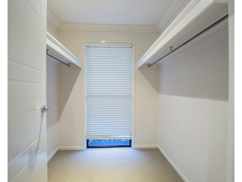 1 Viewridge Way, Molendinar QLD 4214