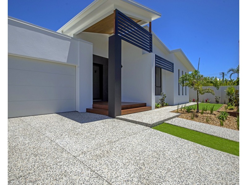 102 Stradbroke Street, Runaway Bay QLD 4216