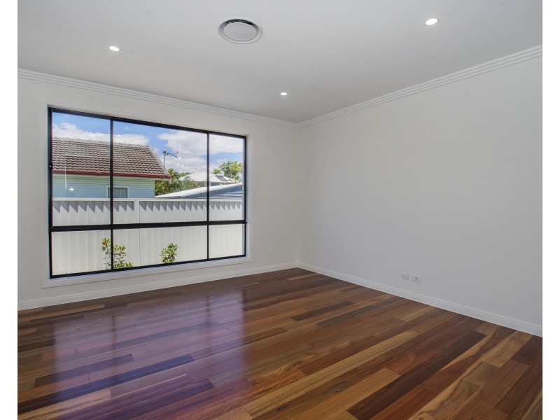 102 Stradbroke Street, Runaway Bay QLD 4216