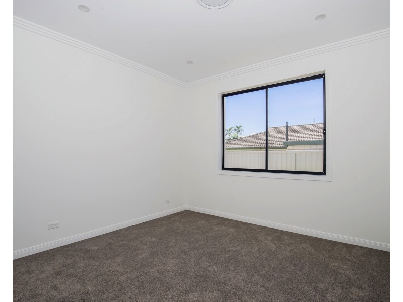 102 Stradbroke Street, Runaway Bay QLD 4216