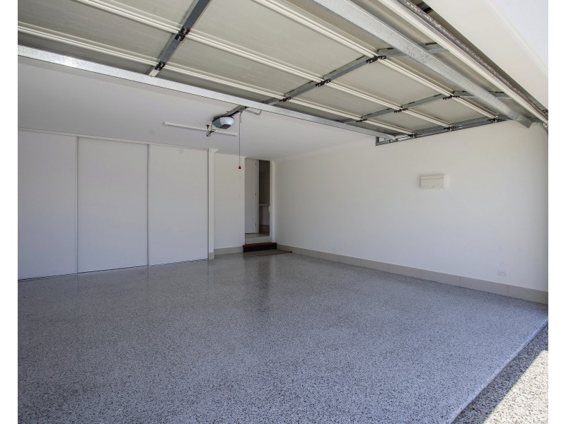 102 Stradbroke Street, Runaway Bay QLD 4216