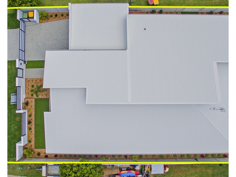 102 Stradbroke Street, Runaway Bay QLD 4216