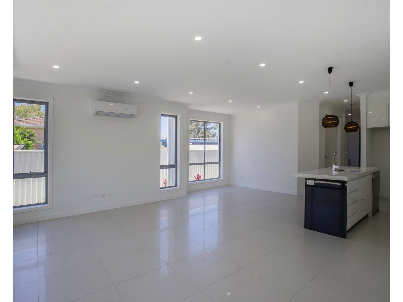 2/33 Parr Street, Biggera Waters QLD 4216