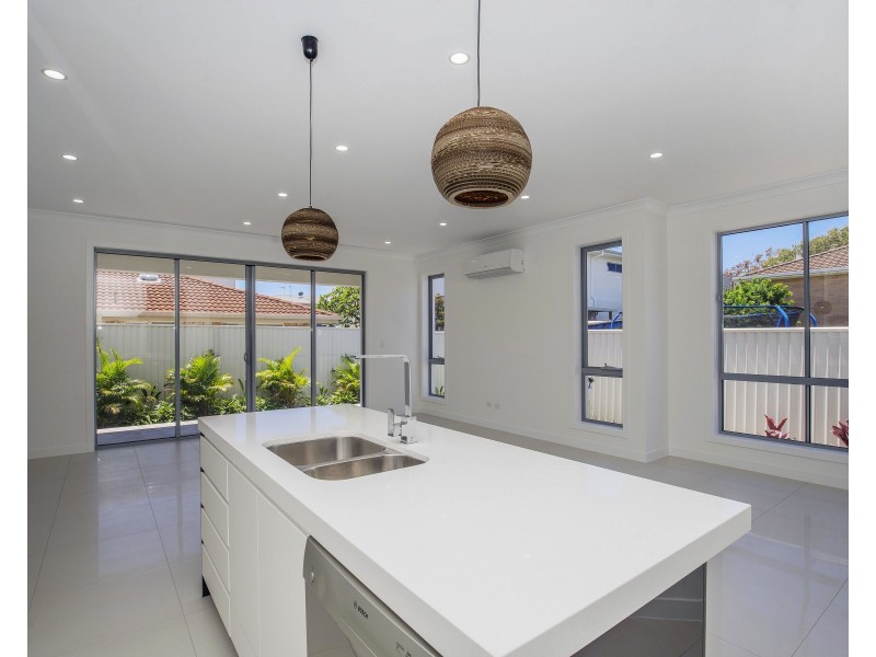 2/33 Parr Street, Biggera Waters QLD 4216