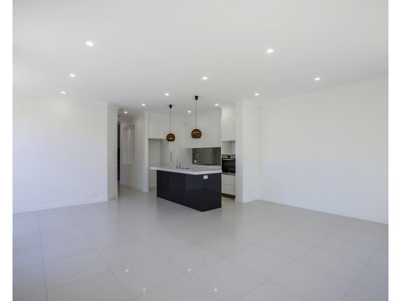 2/33 Parr Street, Biggera Waters QLD 4216