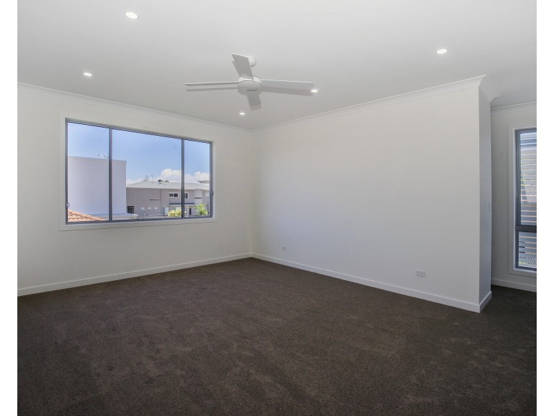 2/33 Parr Street, Biggera Waters QLD 4216