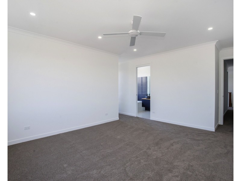2/33 Parr Street, Biggera Waters QLD 4216
