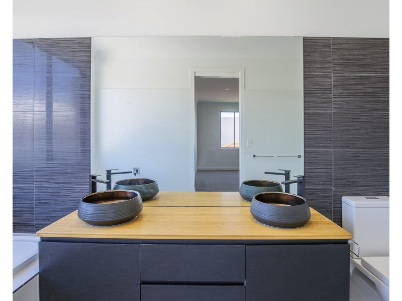 2/33 Parr Street, Biggera Waters QLD 4216