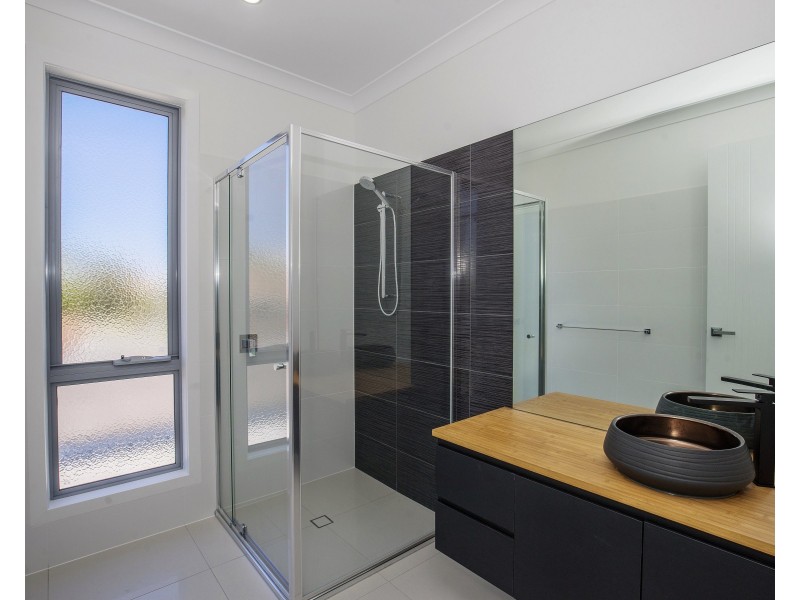 2/33 Parr Street, Biggera Waters QLD 4216