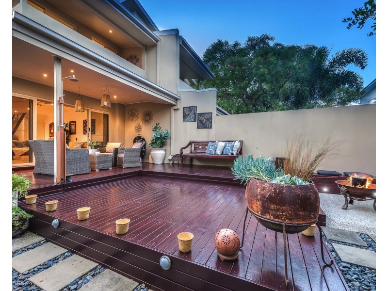 2/11 Cawthray Street, Biggera Waters QLD 4216