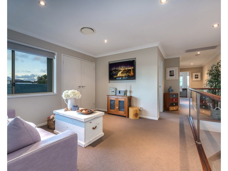 2/11 Cawthray Street, Biggera Waters QLD 4216