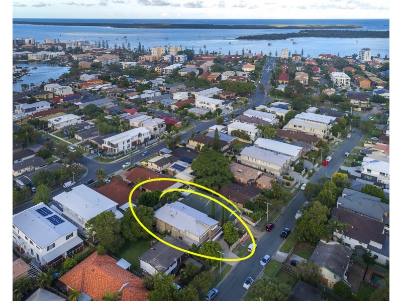 2/11 Cawthray Street, Biggera Waters QLD 4216