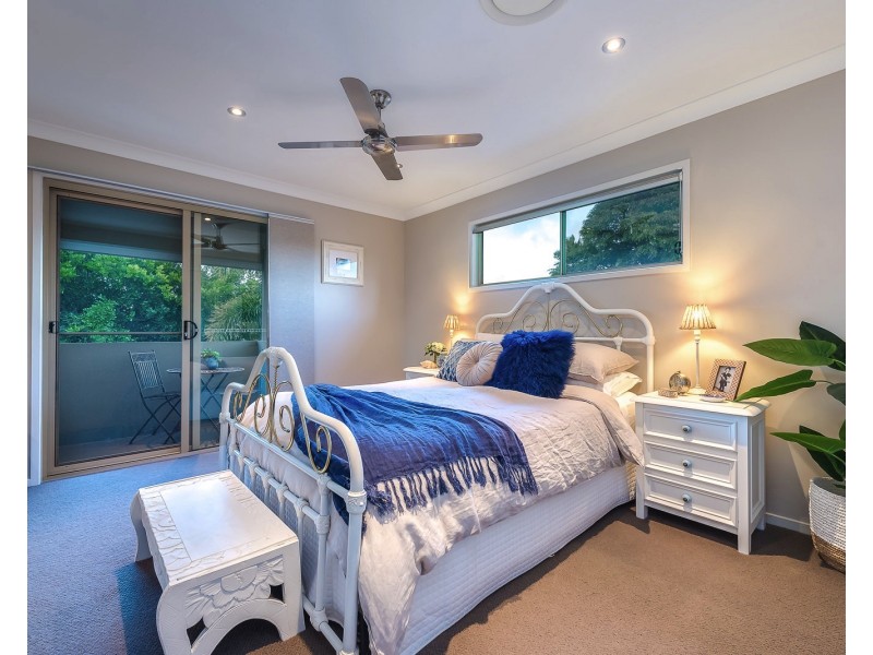 2/11 Cawthray Street, Biggera Waters QLD 4216