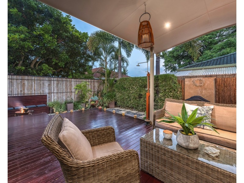 2/11 Cawthray Street, Biggera Waters QLD 4216