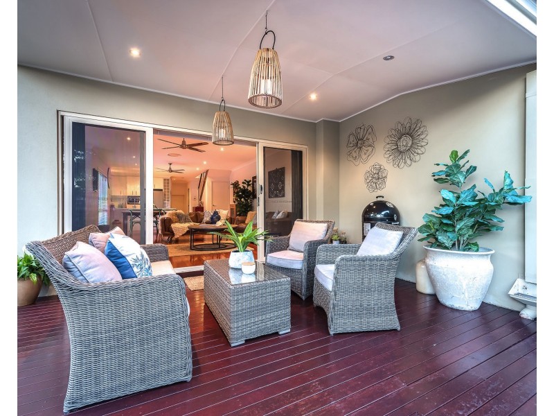 2/11 Cawthray Street, Biggera Waters QLD 4216