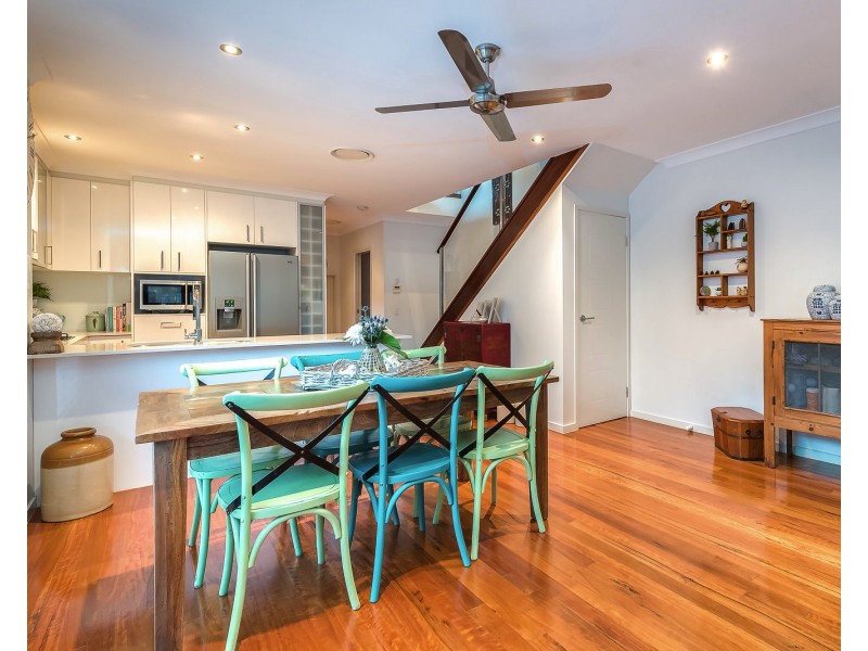 2/11 Cawthray Street, Biggera Waters QLD 4216