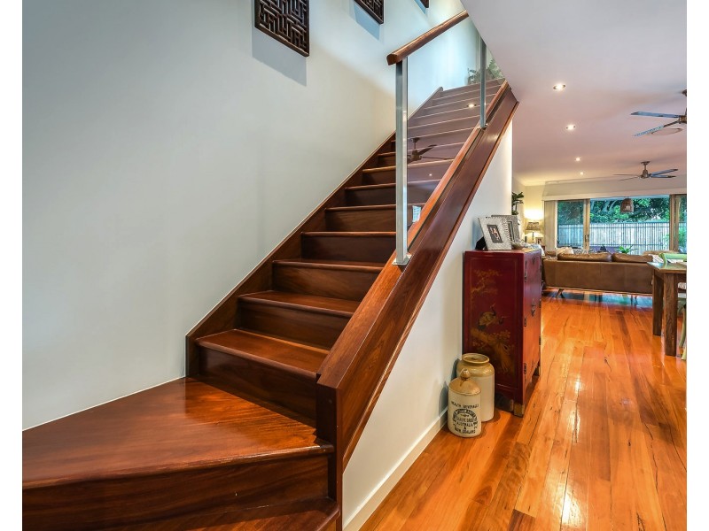 2/11 Cawthray Street, Biggera Waters QLD 4216