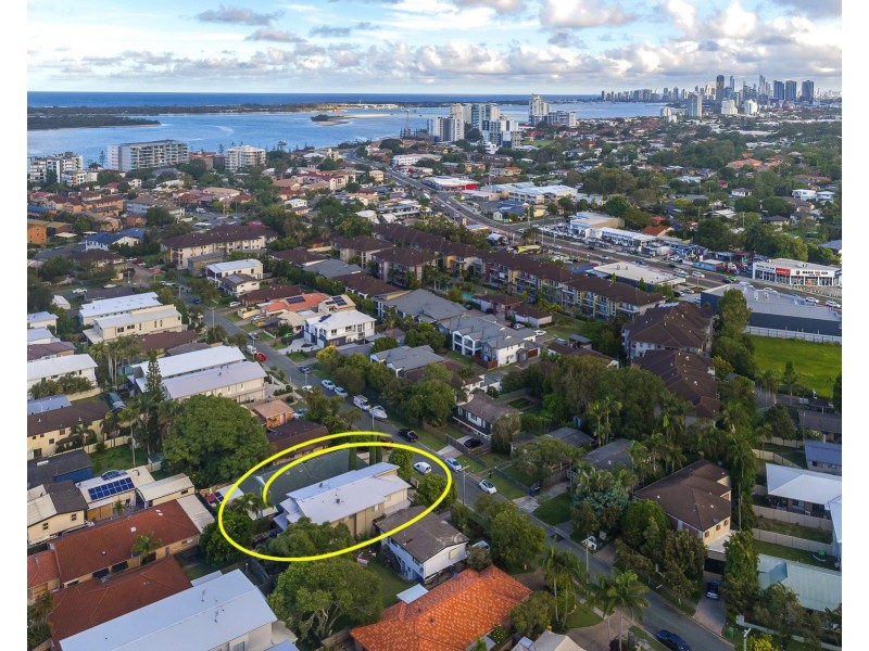 2/11 Cawthray Street, Biggera Waters QLD 4216