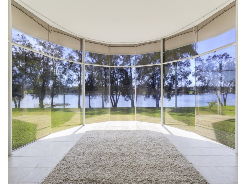 8-16 Riverbend Avenue, Carrara QLD 4211