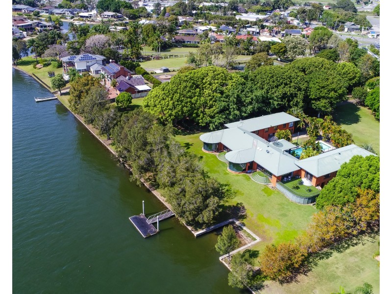 8-16 Riverbend Avenue, Carrara QLD 4211