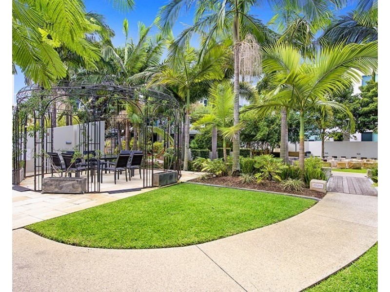 29I/28 Bayview Street, Runaway Bay QLD 4216
