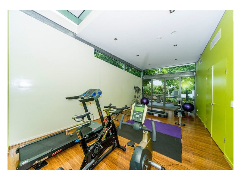29I/28 Bayview Street, Runaway Bay QLD 4216