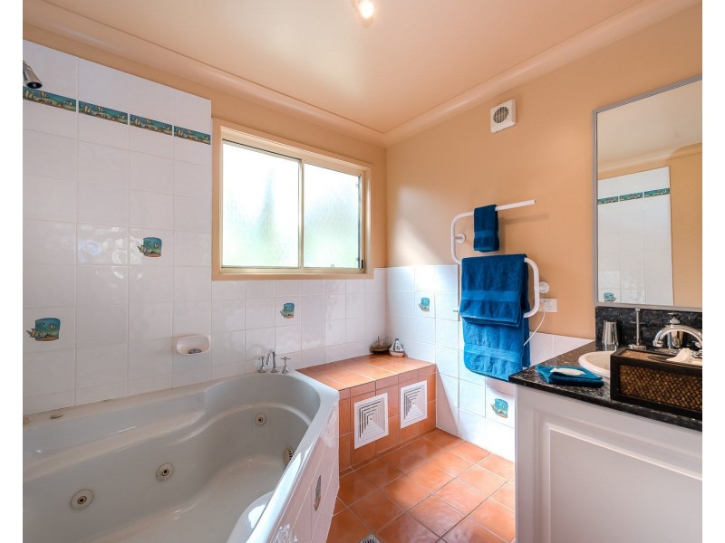 1-1718 Tamborine-Oxenford Rd, Wongawallan QLD 4210