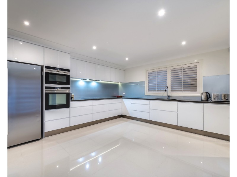 12 Tiwi Street, Bundall QLD 4217