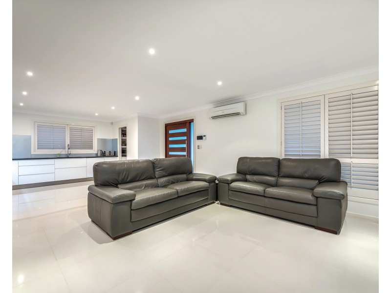 12 Tiwi Street, Bundall QLD 4217