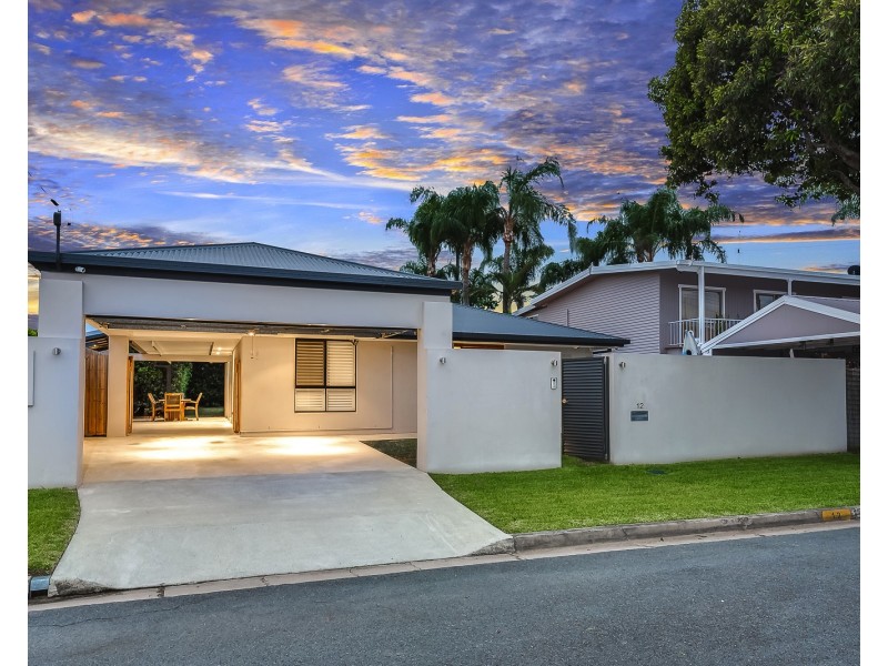 12 Tiwi Street, Bundall QLD 4217